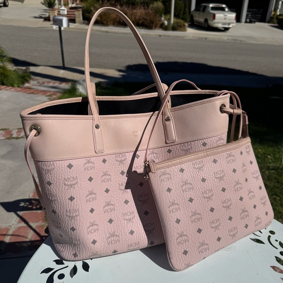 MCM Visetos Aren Medium Shopper Tote set with pouch powder light pink - Picture 3 of 11